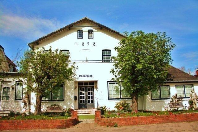 5 Mit Südbalkon In Strandnaher Lage - Bäderstil-villa In Wenningstedt/sylt * Wenningstedt-Braderup